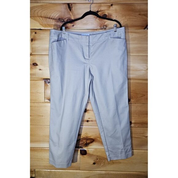 Liz Claiborne Emma Woman Plus Size 18 Khaki Ankle Pants Inseam 26 Inches - Picture 1 of 9